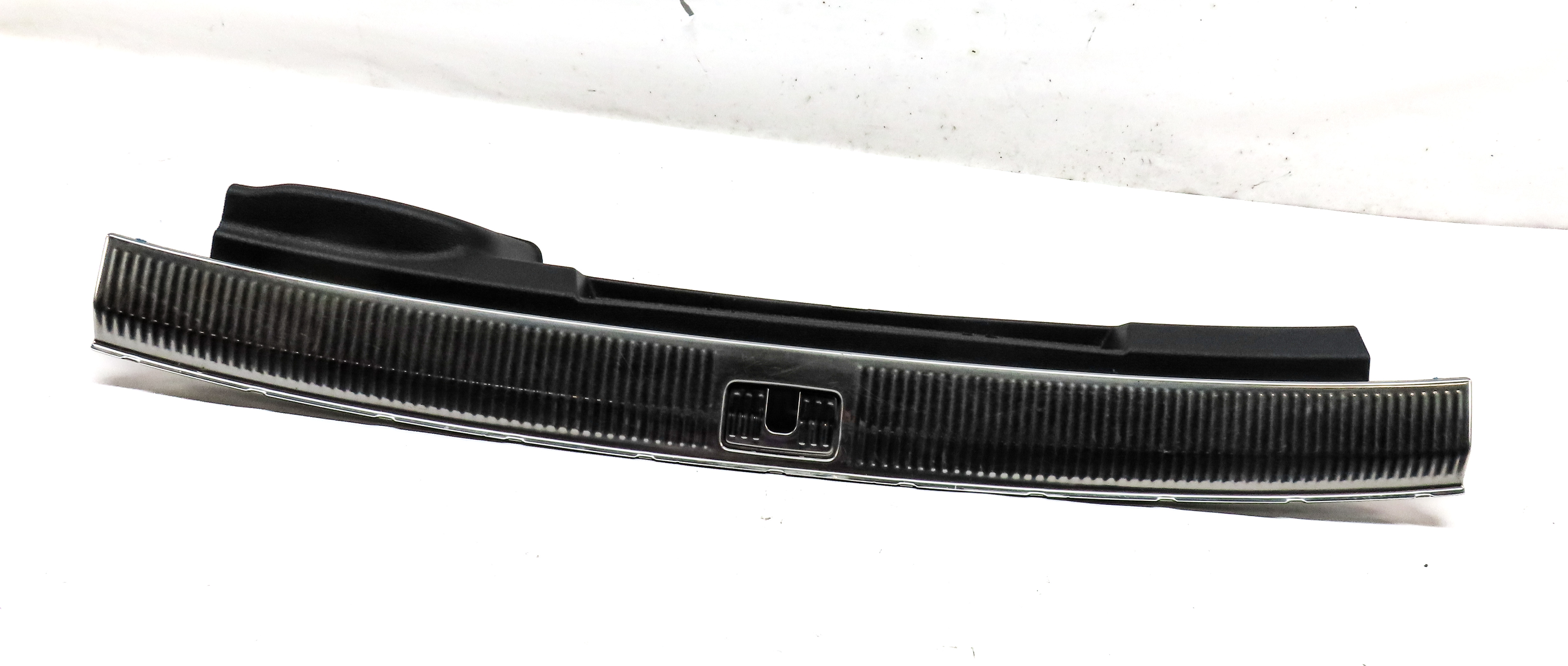 17 AUDI Q7 (4M) REAR CARGO TAILGATE HATCH SILL SCUFF PLATE MOULDING PANEL CHROME — exact item pictured